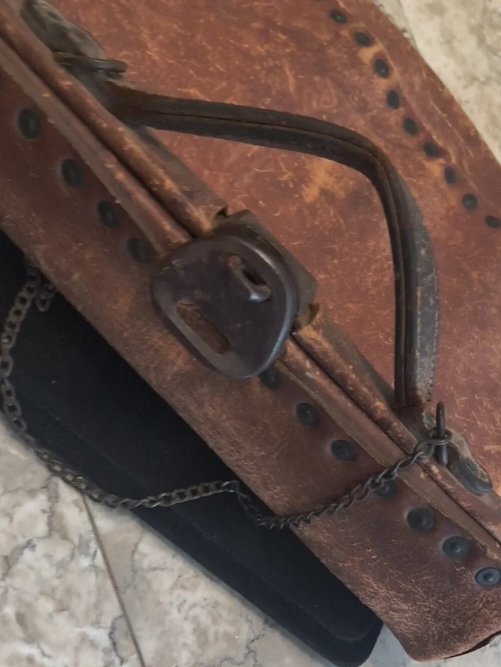 Vintage-Style Brown Leather Men’s Satchel